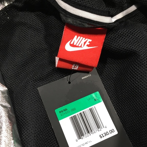 Nike Air Windbreaker Jacket Black Silver Mens - Picture 4 of 4